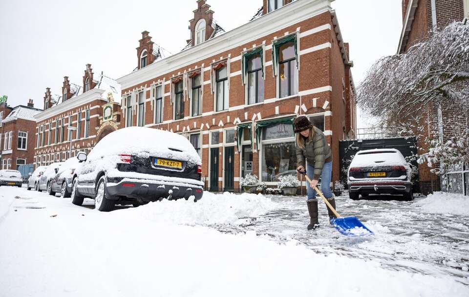 W prowincjach Groningen, Fryzja i Drenthe obowiązywał do godz. 12 kod pomarańczowy / autor: PAP/EPA/WOUTER DE WILDE