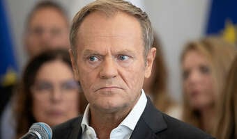 Donald Tusk poręcza twarzą. 800 plus bez ograniczeń