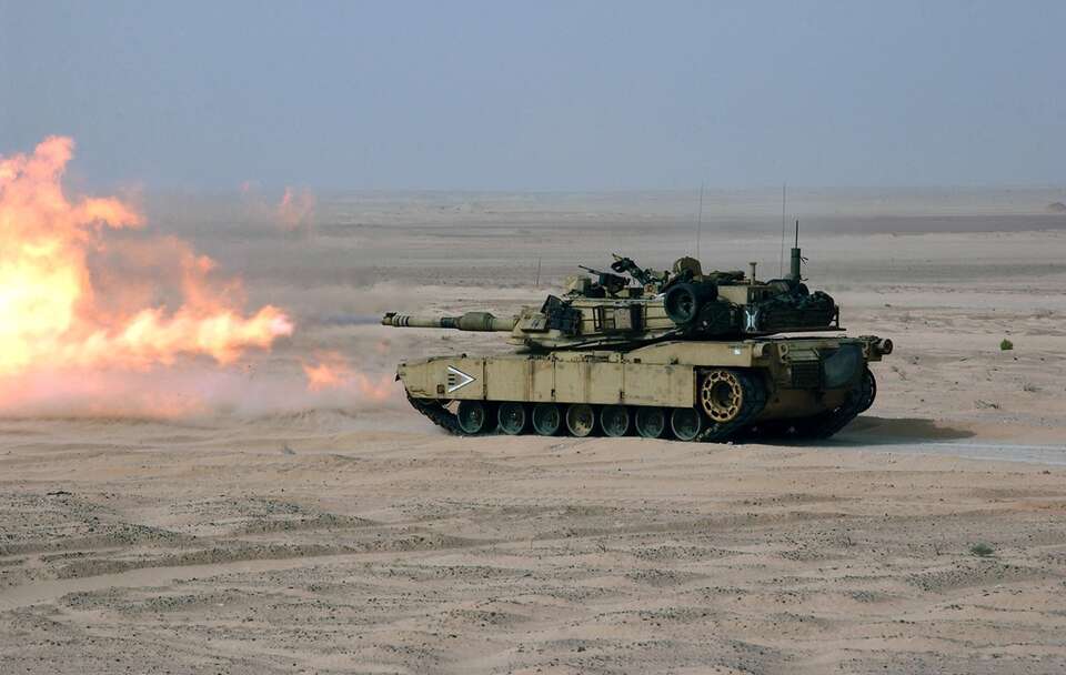 Czołg M1A1 Abrams / autor: Wikimedia Commons/U.S. Navy photo by Photographer’s Mate 1st Class Ted Banks/Public Domain