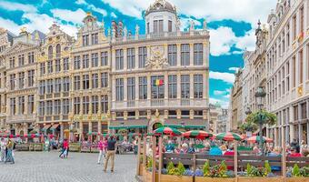 Zarobki w Brukseli sponsoruje cała UE