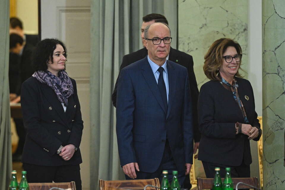 Anna Maria Żukowska z marszałkami Sejmu i Senatu przed posiedzeniem RBN / autor: PAP/Radek Pietruszka