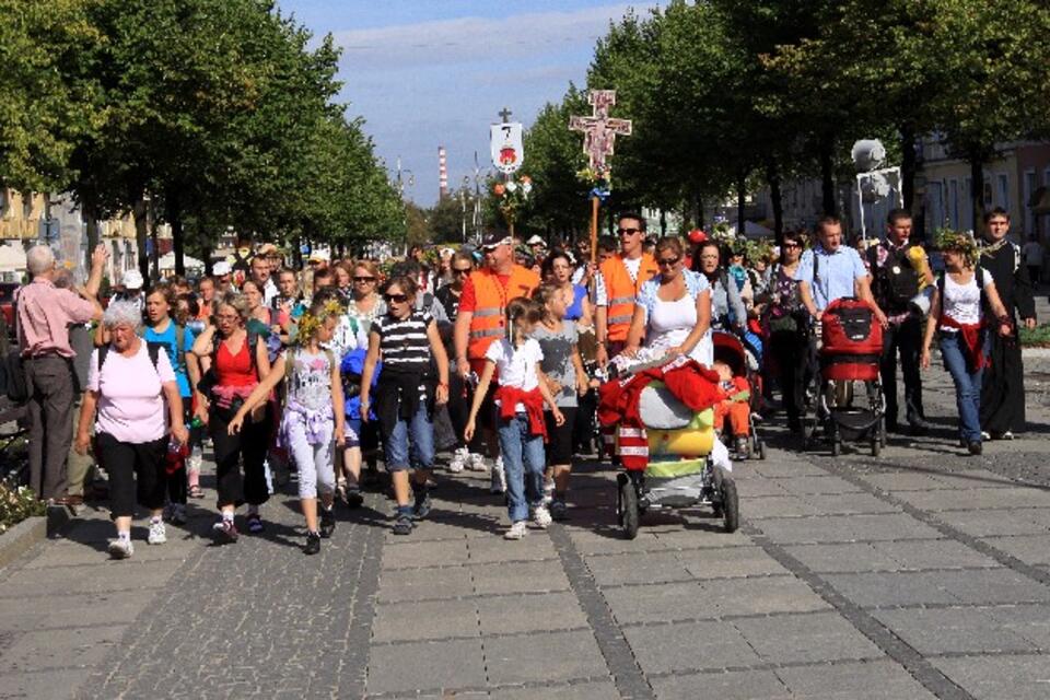 Około 8 tysięcy osób dotarło 11 sierpnia na Jasną Górę z 31. Pieszą Pielgrzymką Krakowską, PAP