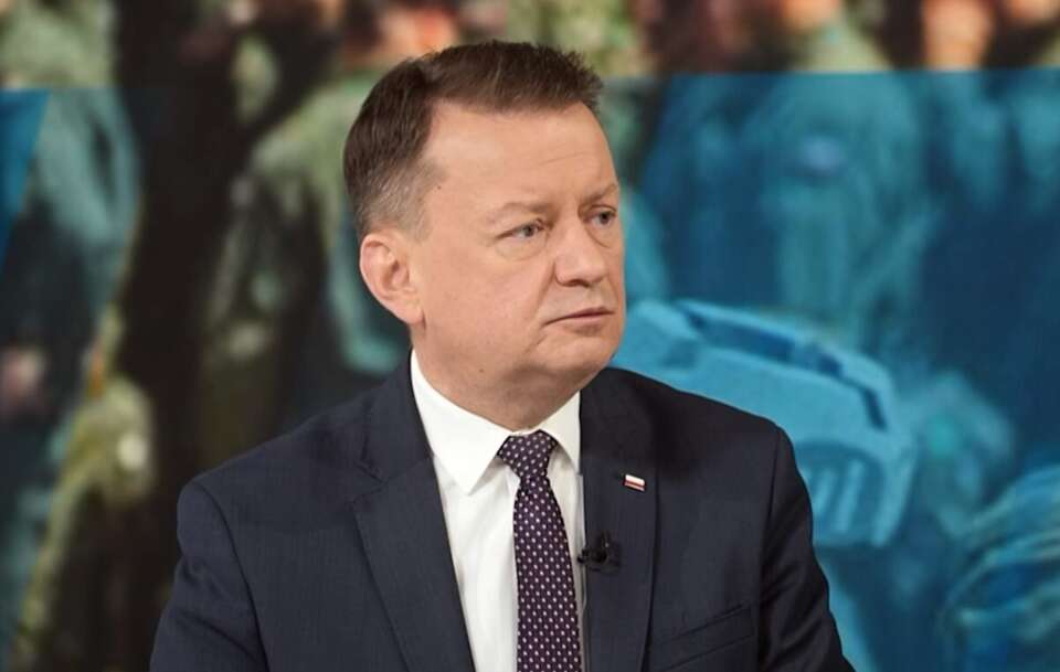 TYLKO U NAS. Żołnierz z zarzutami. Błaszczak o ekipie Tuska: "Zdradzili ludzi, którzy noszą mundur": "Stoją za nielegalnymi migrantami". Na zdjęciu Mariusz Błaszczak / autor: Telewizja wPolsce24