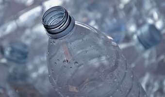 Kaucyjna katastrofa: Polacy odrzucają zwrot opakowań