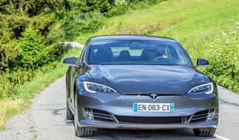 Tesla wycofuje ok. 6000 pojazdów przez usterkę