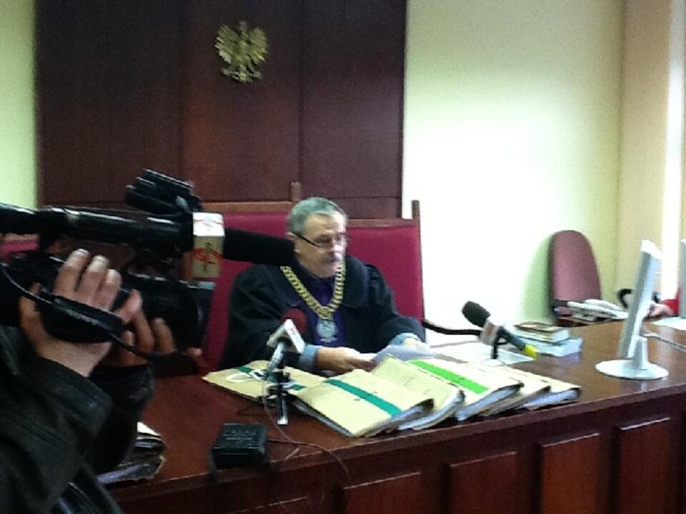 Sędzia janusz jezierski ogłasza wyrok ws marcina libickiego przeciw głosowi wielkopolskiemu, sąd okręgowy w poznaniu 26.01.2012