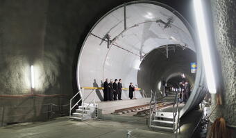 W Szwajcarii otwarto najdłuższy na świecie tunel kolejowy