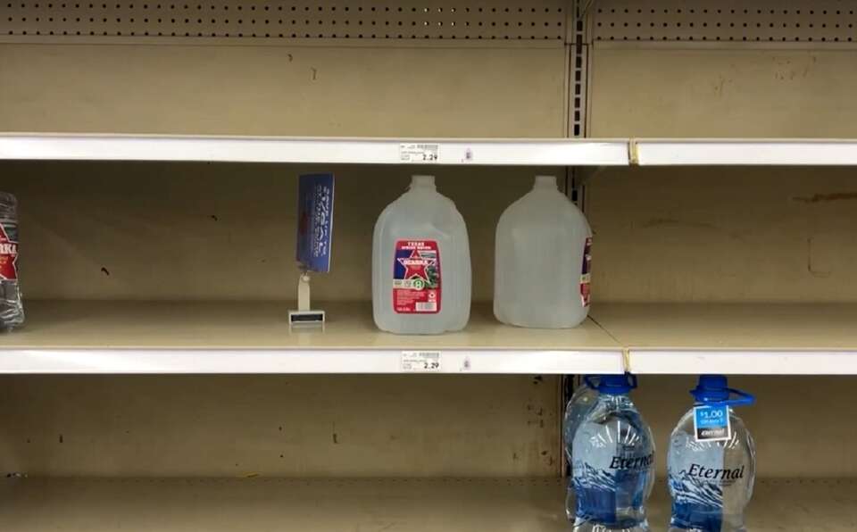 Opustoszałe półki w sklepach - tak Stany Zjednoczone przygotowywały się na śnieżycę / autor: Joanna Kurska