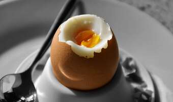 Czy jajka faktycznie podwyższają poziom „złego” cholesterolu?