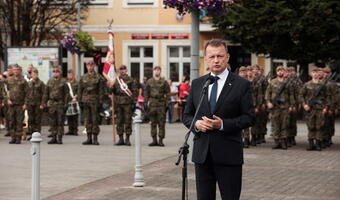 Szef MON: Putin chce odbudować imperium, najlepszą odpowiedzią jest wzmacnianie polskiej armii