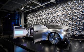 Futurystyczny Mercedes niezmiennie atrakcją w Centrum Nauki Kopernik