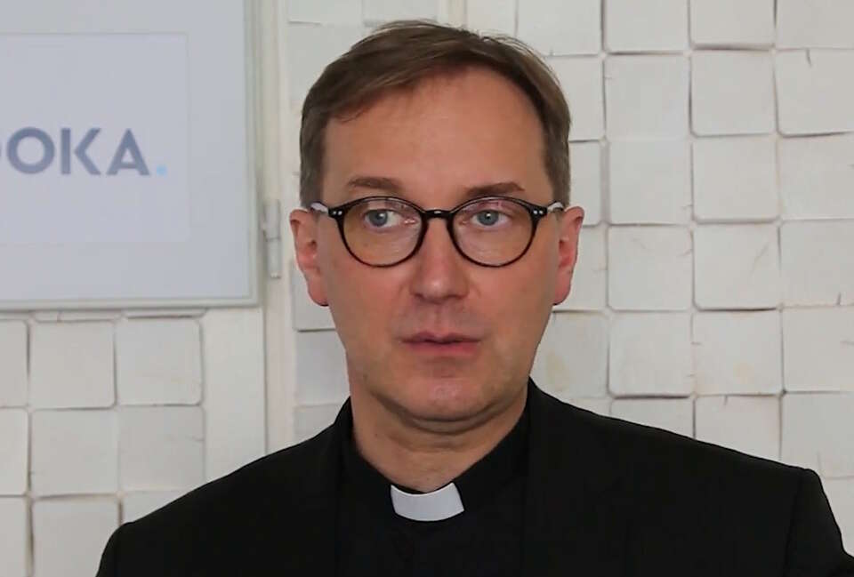 ks. Marek Gancarczyk / autor: Yt/Biuro Prasowe Konferencji Episkopatu Polski (screen)