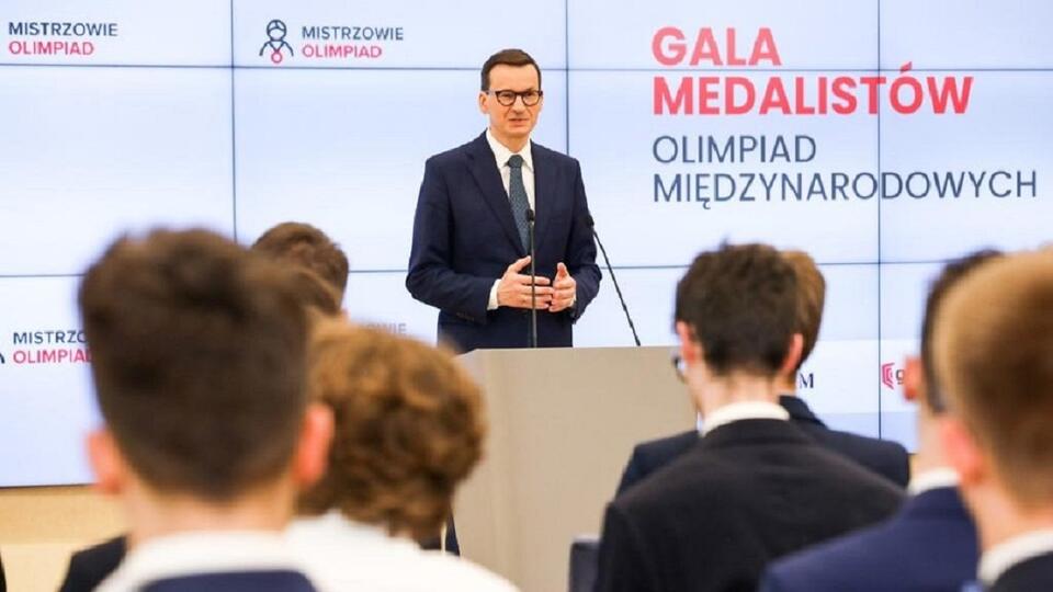 Mateusz Morawiecki na Gali Medalistów Olimpiad Międzynarodowych / autor: Twitter/Kancelaria Premiera RP