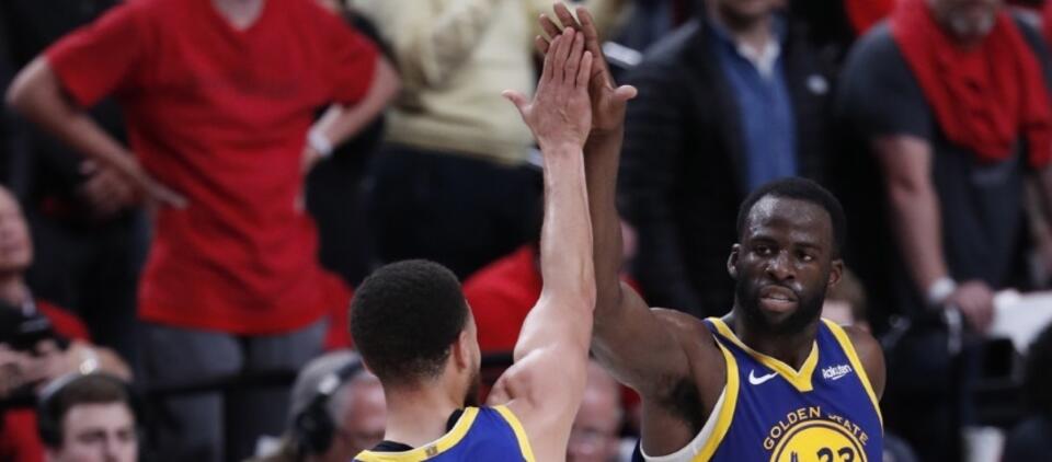 Stephen Curry  i Draymond Green / autor: PAP/EPA