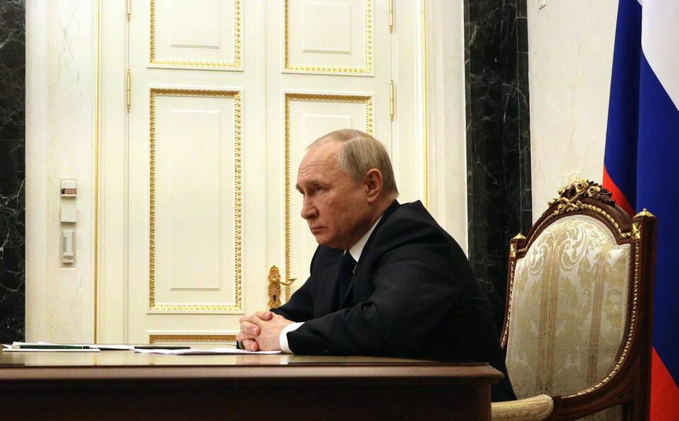 Putin na spotkaniu (wideokonferencja) z ministrami na Klemlu, 10 marca 2022 roku / autor: PAP/EPA