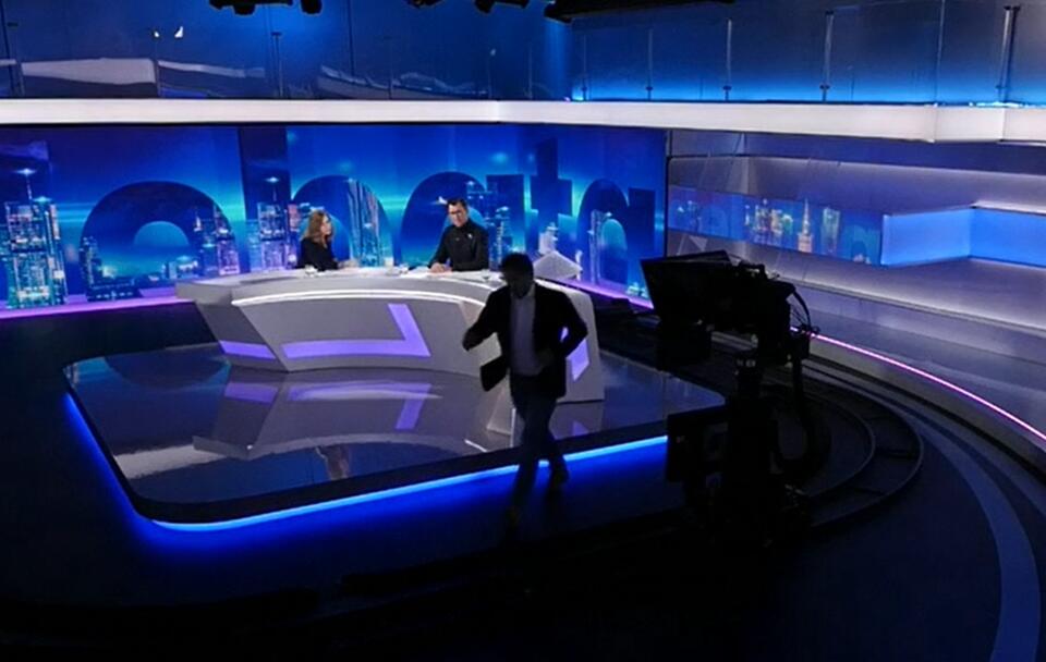 Awantura w Polsat News. Poseł PiS Bartosz Kownacki wyszedł ze studia / autor: screen Polsat News
