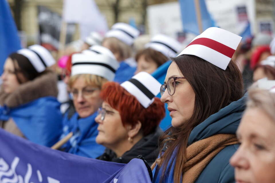 protest pielęgniarek / autor: PAP/Tomasz Gzell