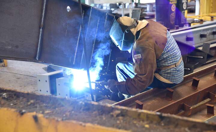 W firmach coraz mniej etatów i chęci do podwyżek płac