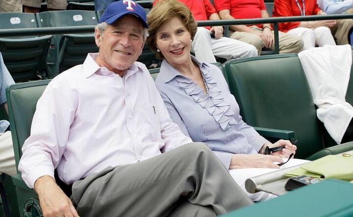Były prezydent USA George W. Bush z żoną, fot. Facebook