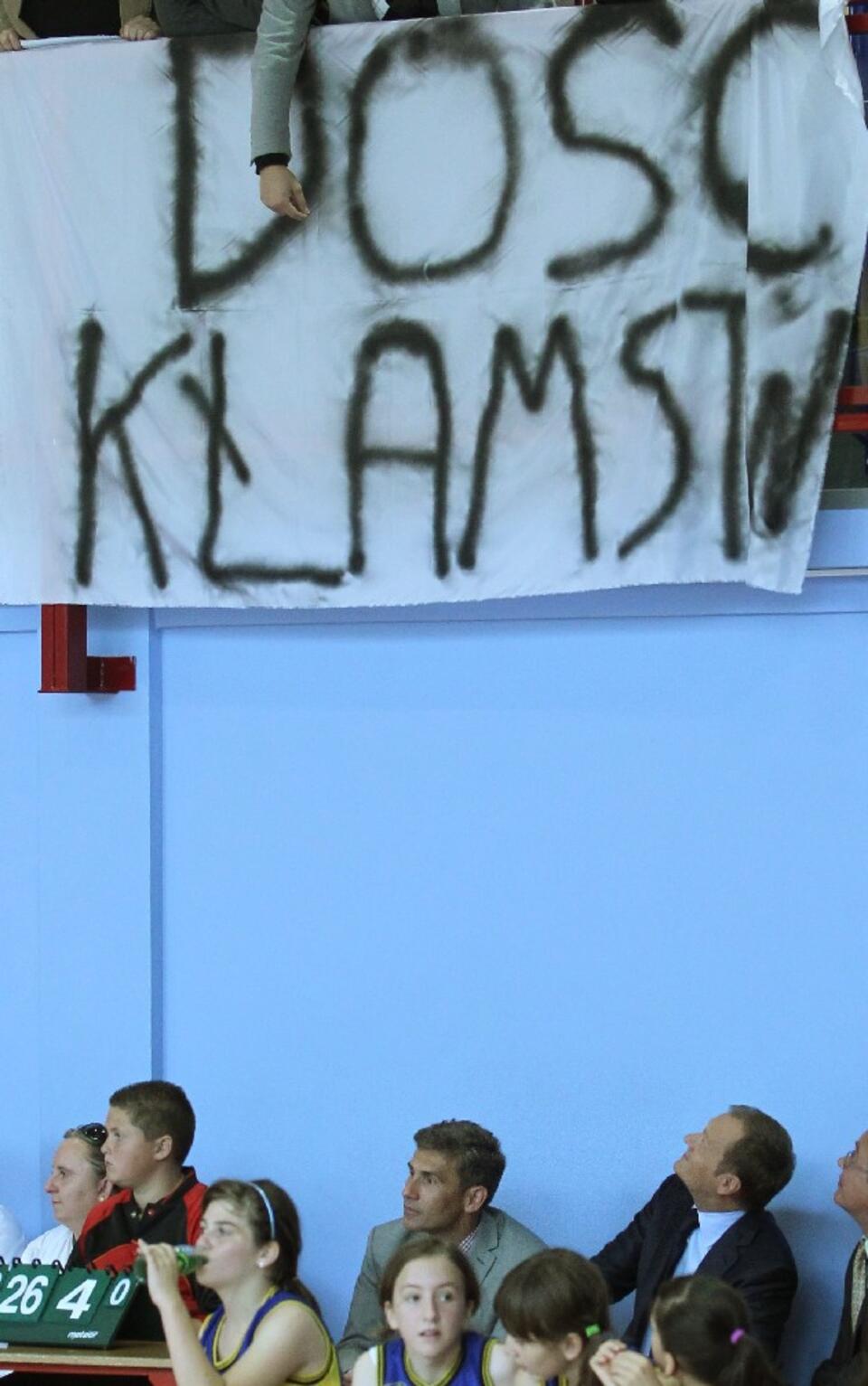 Premier Tusk w szkole w Piastowie, PAP