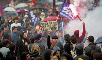 Francuzi protestują przeciwko Macronowi