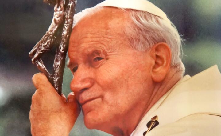 Jan Paweł II / autor: Dennis Jarvis, Halifax, Canada - Luxembourg-5151 - Pope John Paul II/Wikipedia