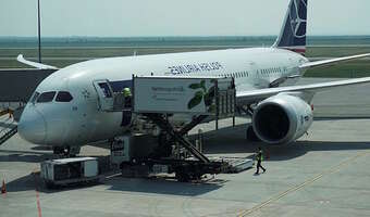 Jest komunikat LOT-u. Chodzi o rejsy do Dubaju i Rijadu