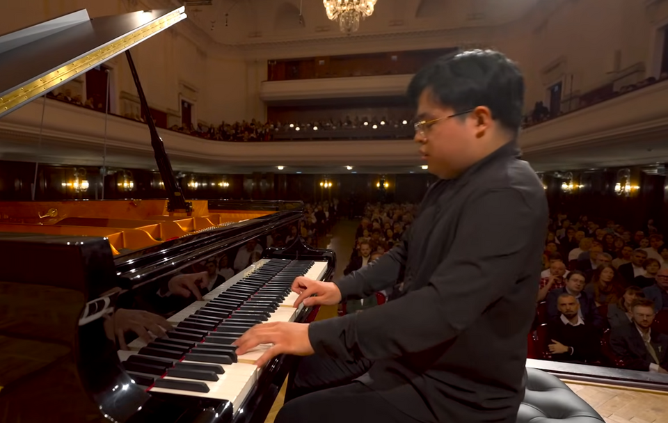 Yuewen Yu / autor: YouTube: Chopin Institute/https://www.youtube.com/watch?v=wiqy0-x5Uco