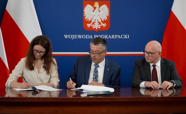 Podpisanie umowy między NFOŚiGW i Polenergią / autor: NFOŚiGW