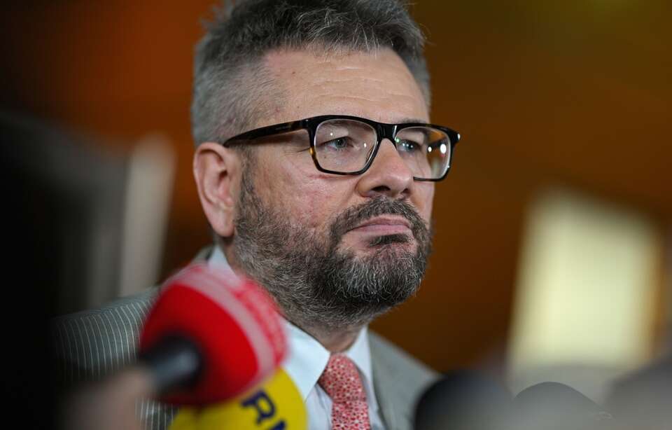 Prokuratura chciała przesłuchiwać Jędrzejewskiego bez obrońcy