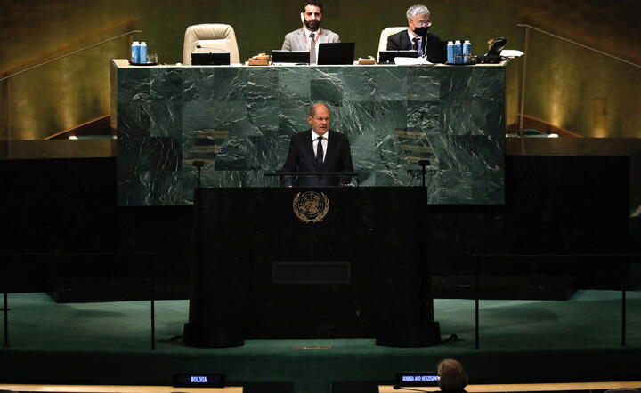 Olaf Scholz podczas debaty generalnej na sesji Zgromadzenia Ogólnego ONZ w Nowym Jorku  / autor: fotoserwis PAP