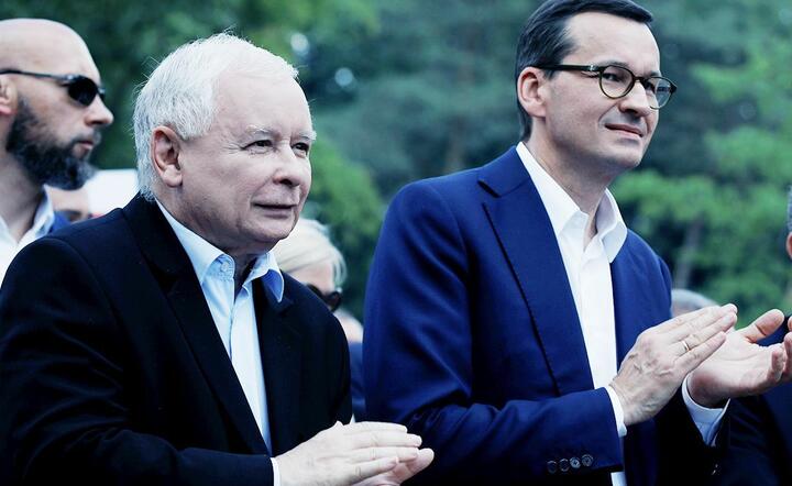 wicepremier, prezes PiS Jarosław Kaczyński i premier Mateusz Morawiecki / autor: TVP Info