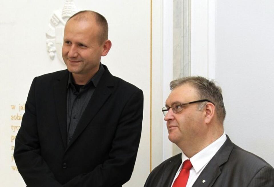Posłowie-elekci Dariusz Barski i Bogdan Święczkowski. Fot. PAP / Radek Pietruszka