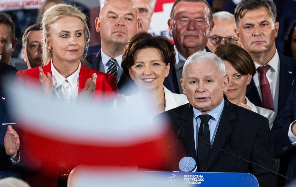 Kampania wyborcza do parlamentu 2023. Prezes PiS Jarosław Kaczyński 16 września 2023 r. na konwencji wojewódzkiej Prawa i Sprawiedliwości w Poznaniu / autor: PAP/Paweł Jaskółka