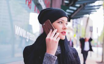 EY: Brak roamingu operatorzy odbiją sobie w podwyżkach abonamentu