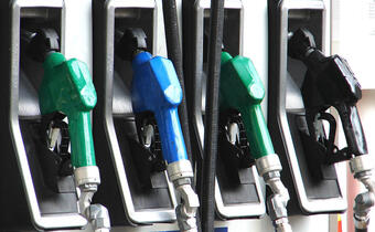 Nowe przepisy mają ograniczyć szarą strefę na rynku paliw