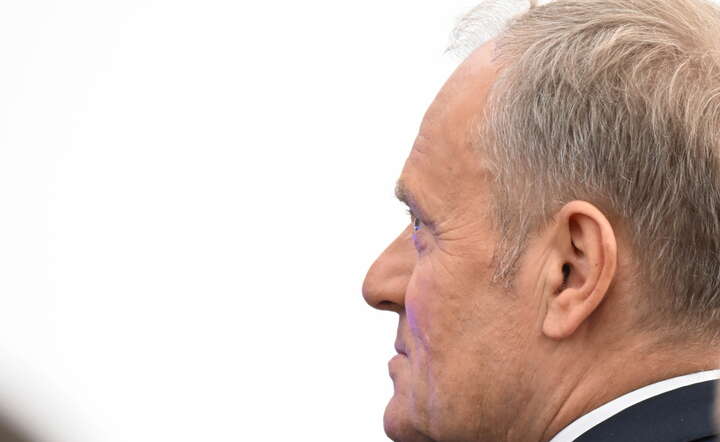 Premier Donald Tusk podczas uroczystego zakończenia budowy „Stacji 400 kV Choczewo” w Osiekach Lęborskich / autor: PAP/Andrzej Jackowski