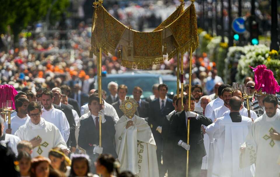 Papież: Wróćmy do Boga w Eucharystii, On ukształtował Hiszpa