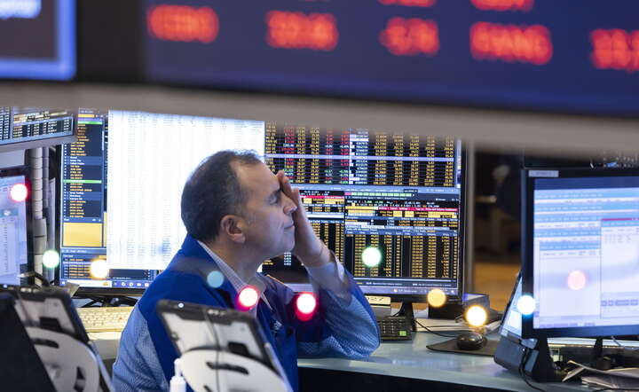 Makler na Wall Street / autor: PAP/EPA/Justin Lane