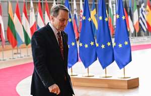 Sikorski chce być mediatorem między Ukrainą a Węgrami. / autor:  PAP/Wiktor Dąbkowski