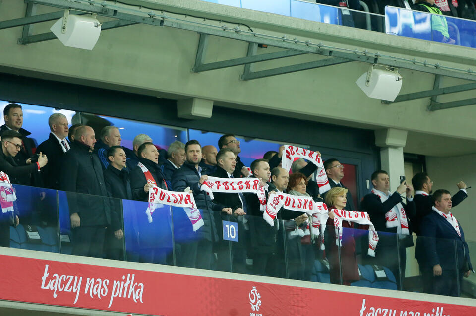 Trybuna VIP podczas finałowego meczu barażowego o awans do piłkarskich mistrzostw świata pomiędzy drużynami Polski i Szwecji. / autor: PAP/Zbigniew Meissner