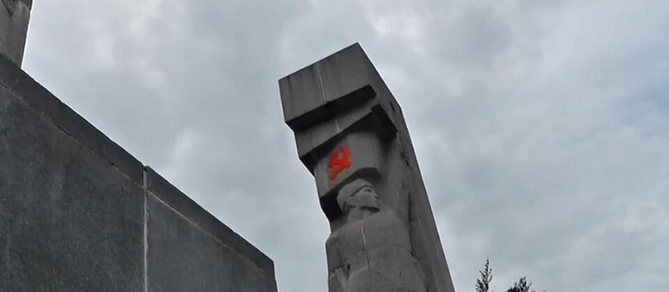 Pomnik Wdzięczności w Olsztynie zwany 'Szubienicami' / autor: YouTube/Gazeta Olsztyńska