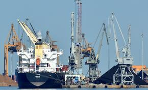 NYT: Moskwa rywalizuje z USA o przejęcie greckiego portu