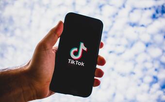 Właściciel TikTok zapowiada wycofanie się z Hongkongu