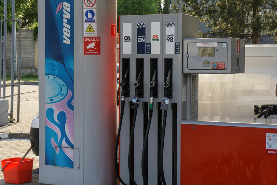 Stacja paliw / autor: Fratria