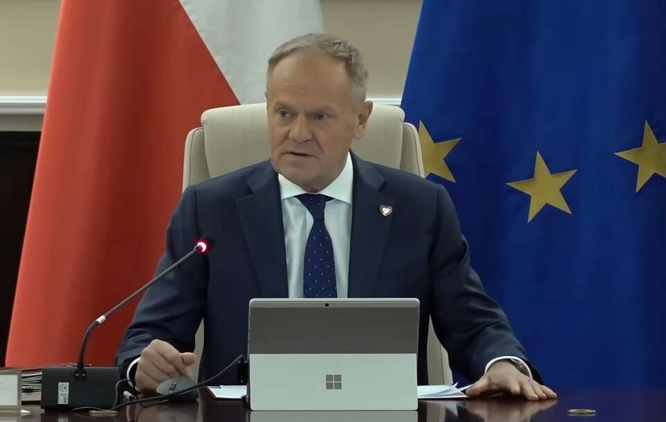 Polacy niezadowoleni z działalności rządu. SONDAŻ