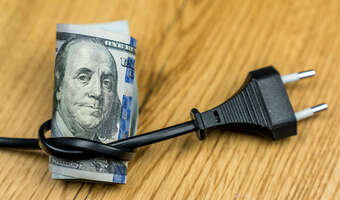 Setki tysięcy osób bez prądu z powodu zbyt wysokich cen