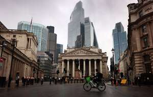 Tom Cruise ucieka z prestiżowej londyńskiej dzielnicy. / autor: PAP/EPA
