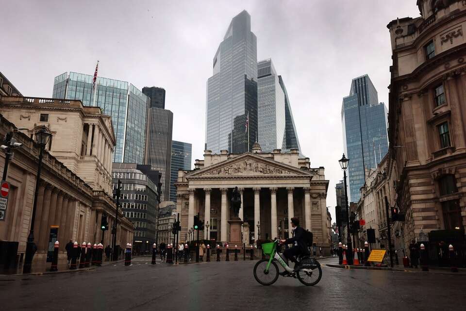 Tom Cruise ucieka z prestiżowej londyńskiej dzielnicy. / autor: PAP/EPA