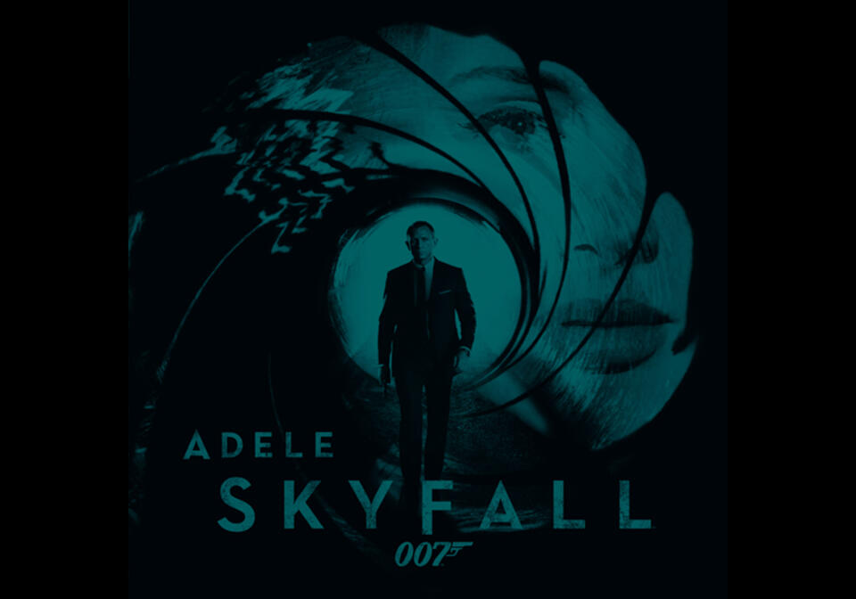 "Skyfall" to pierwsza od czasu "Die Another Day" Madonny bondowska piosenka o tytule takim samym jak film z którego pochodzi.